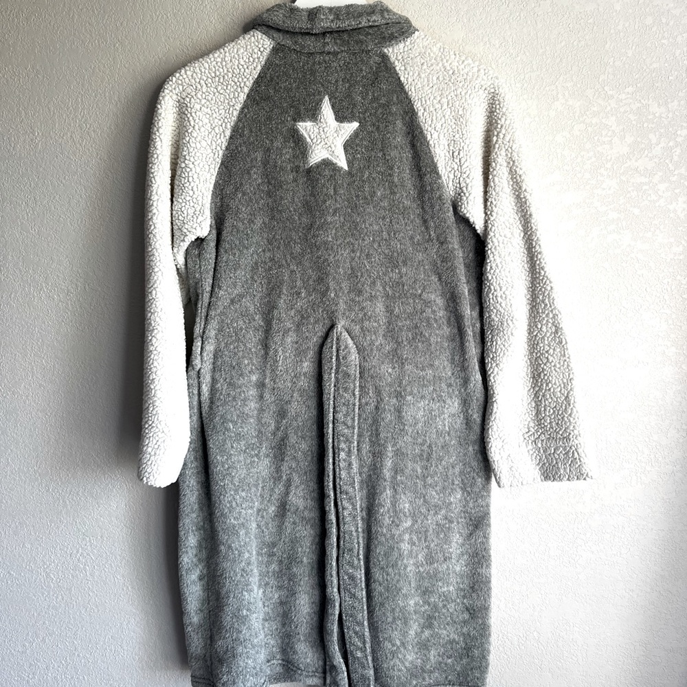 Kids bath robe size 14/16